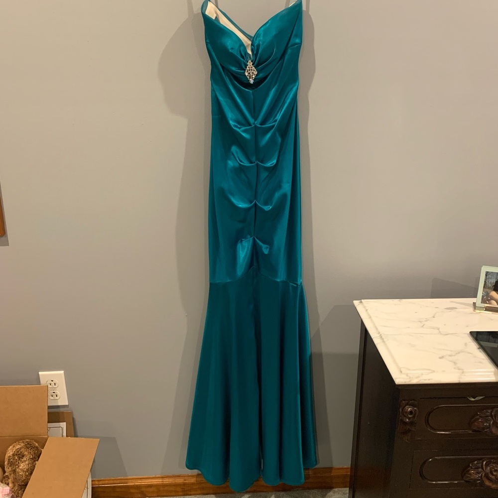 Mermaid Style Strapless Prom Dress